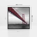 Obraz w ramie 50x50 - Majestatyczny Most - czarno biała fotografia, czerwony stalowy most nad rzeką - rama czarna