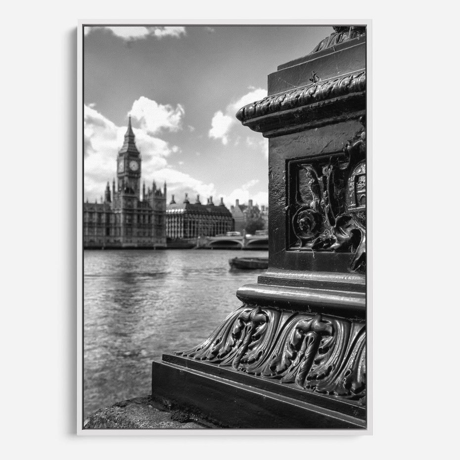 Obraz w ramie 50x70 - Pejzaż kruchości i siły - Londyn, Tamiza - rama biała