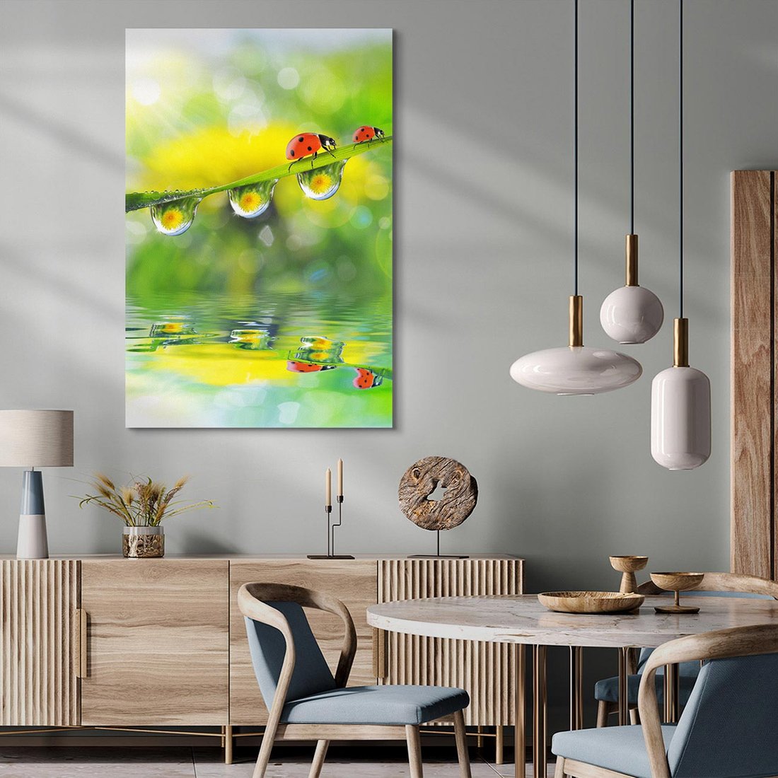 Obraz na płótnie 70x100 - Deszczowa Biedronka - biedronka, deszcz