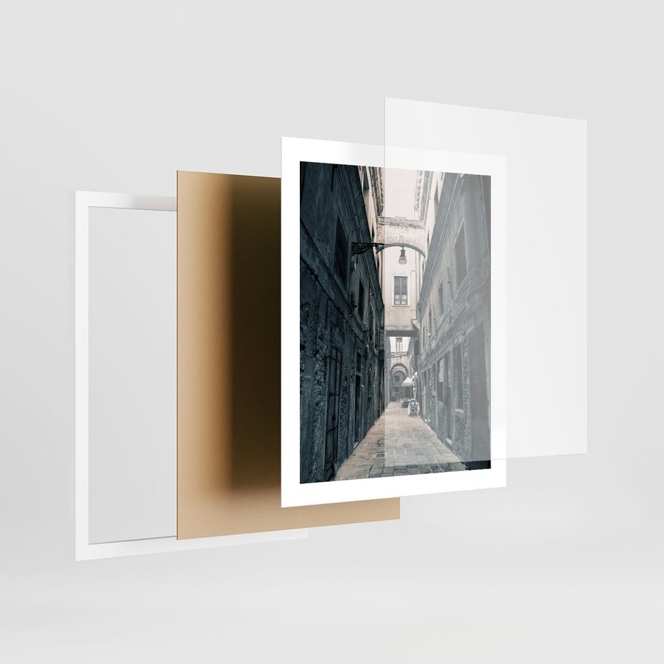 Plakat w ramie 40x50 - Odkryj tajemnice miasta - uliczka, perspektywa - rama biała