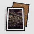 Plakat w ramie 50x70 - Most na nocnym horyzoncie - most, noc - rama czarna