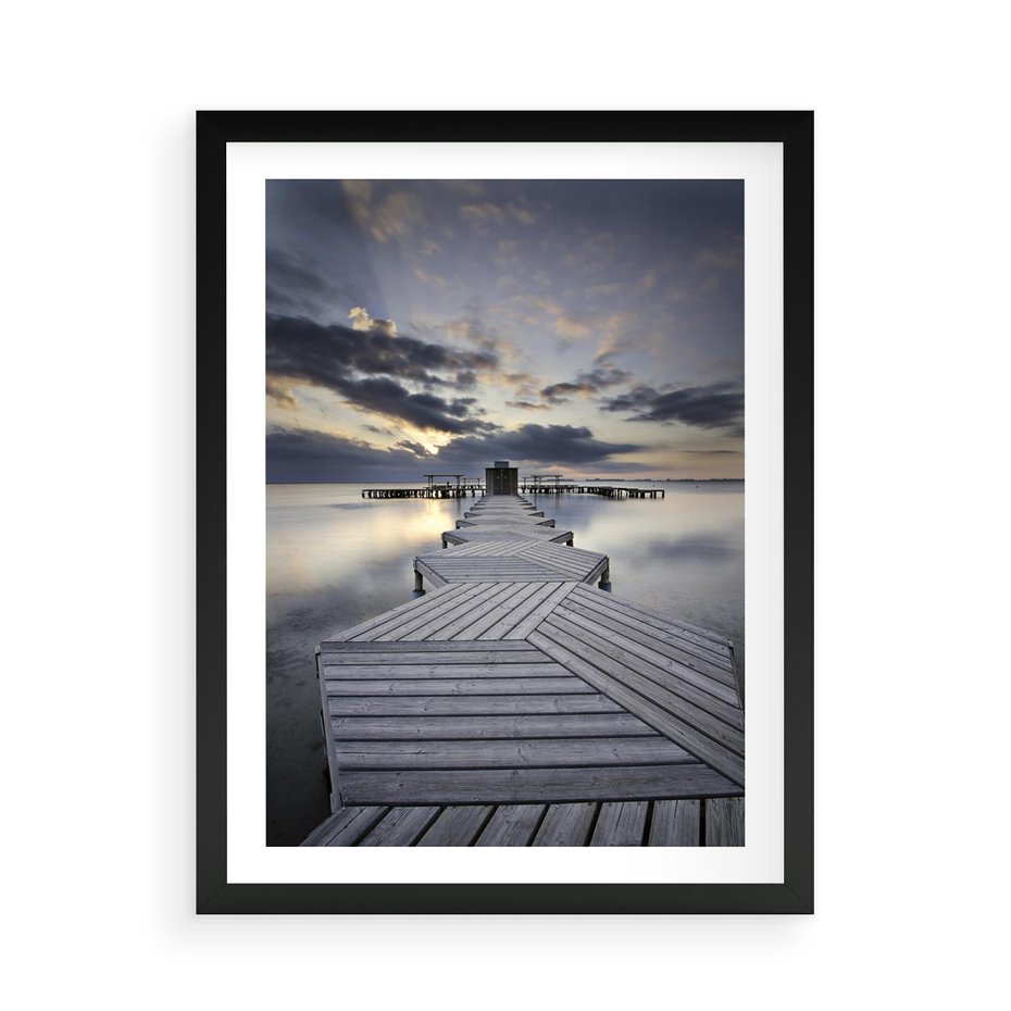 Plakat w ramie 50x70 - Spokój nad Jeziorem - pomost, jezioro - rama czarna