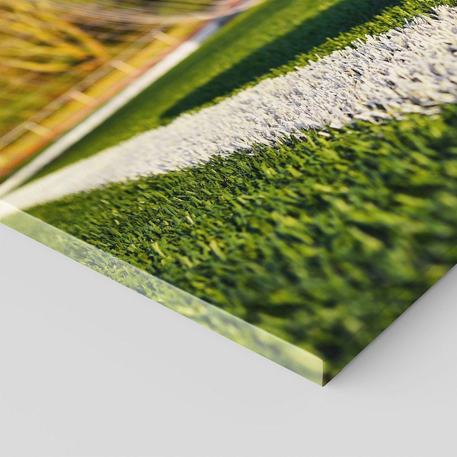 Obraz na płótnie 120x80 - Pasja na Boisku: Piłka Nożna - boisko, piłka