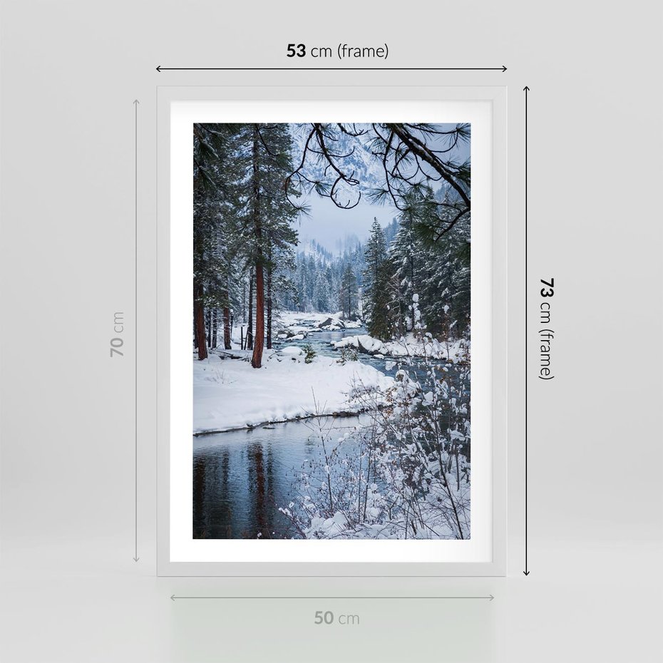 Plakat w ramie 50x70 - Śnieżne cuda - zima, las - rama biała