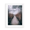 Plakat w ramie 50x70 - Mglisty krajobraz - pomost, morze - rama biała