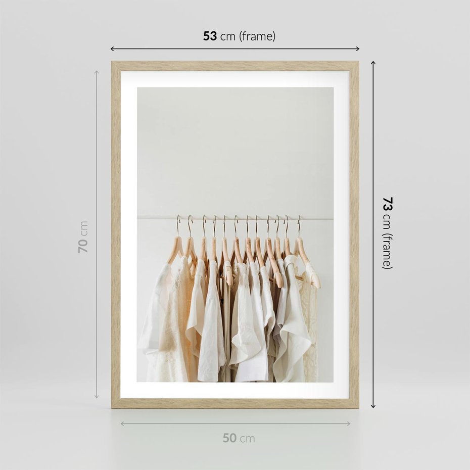 Plakat w ramie 50x70 - Elegancja Prostoty - ubrania, modowa fotografia - rama drewno