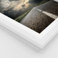 Plakat w ramie 40x50 - magia nocnej drogi - droga, księżyc - rama biała