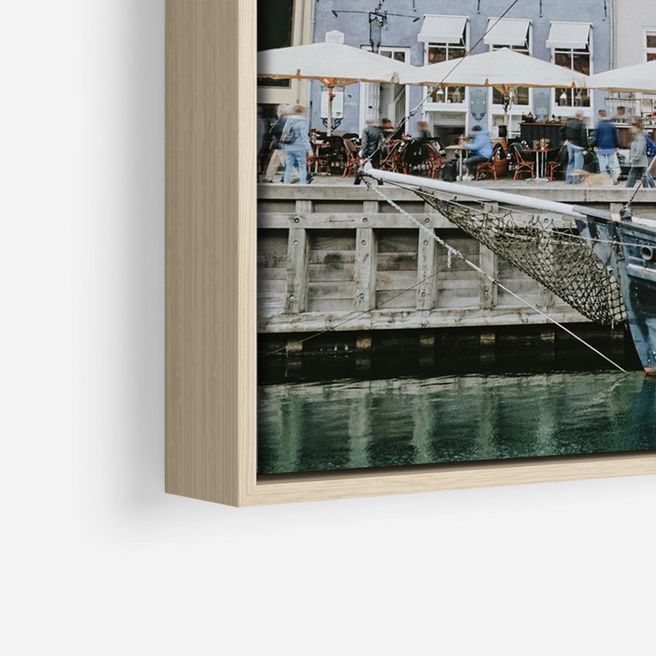 Obraz w ramie 80x120 - Miejska Dynamika - Dania, Kopehaga - rama drewno