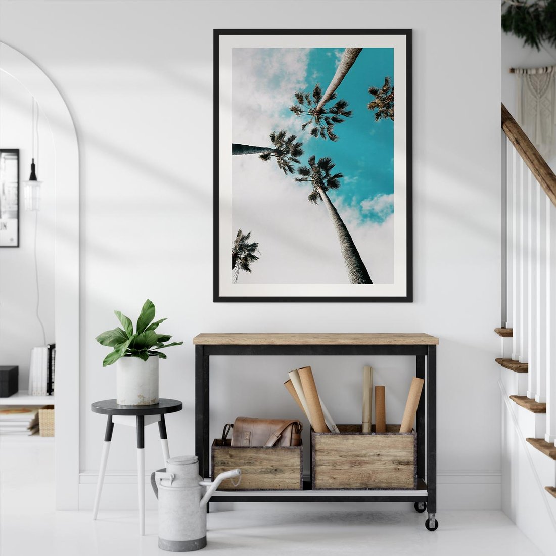 Plakat w ramie 50x70 - Palmy w Gorącym Niebie - palmy, ujęcie z dołu - rama czarna