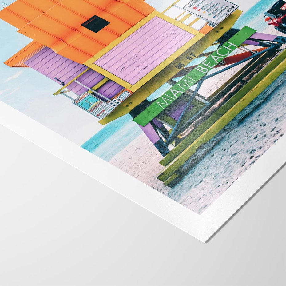 Plakat bez ramy 21x30 - Plaża Miami w Słoneczny Dzień - domek ratownika, kolorowy