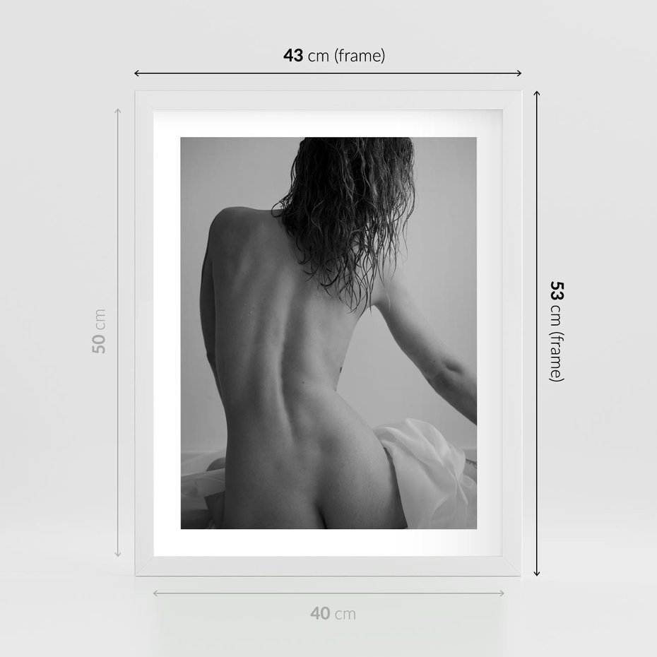 Plakat w ramie 40x50 - Piękno o Poranku - czarno biała fotografia, akt kobiecy - rama biała