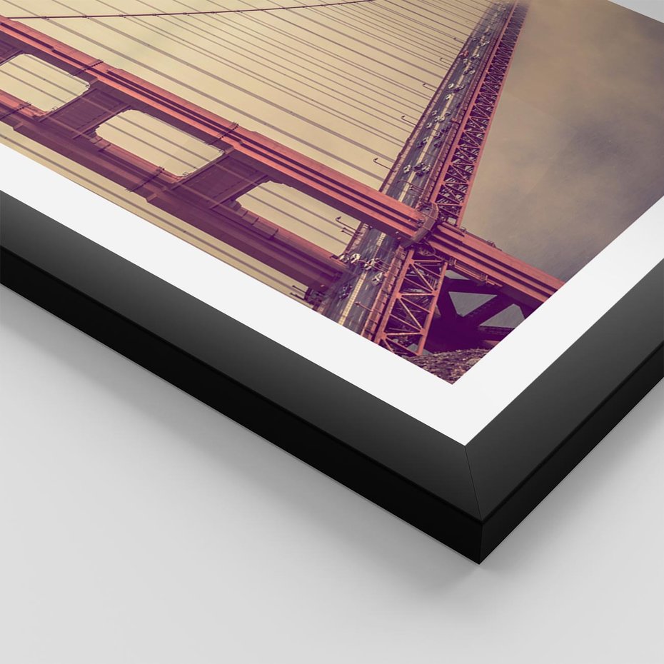 Plakat w ramie 50x70 - Most w mgle z perspektywą - most, perspektywa - rama czarna