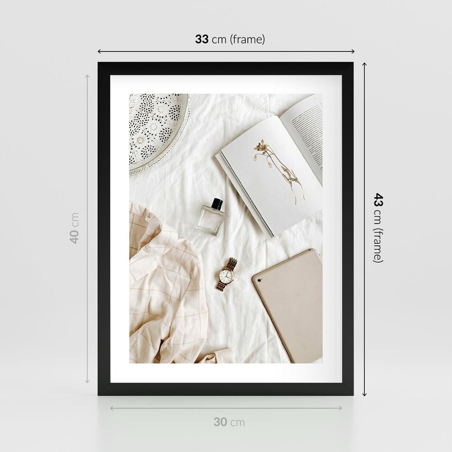 Plakat w ramie 30x40 - Perfumy, Książka i Moda - kobieca kompozycja, perfumy - rama czarna