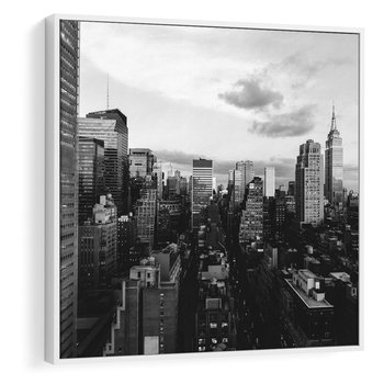 Obraz w ramie 80x80 - Wibracje Miejskiego Życia - miasto, wieżowce - rama biała