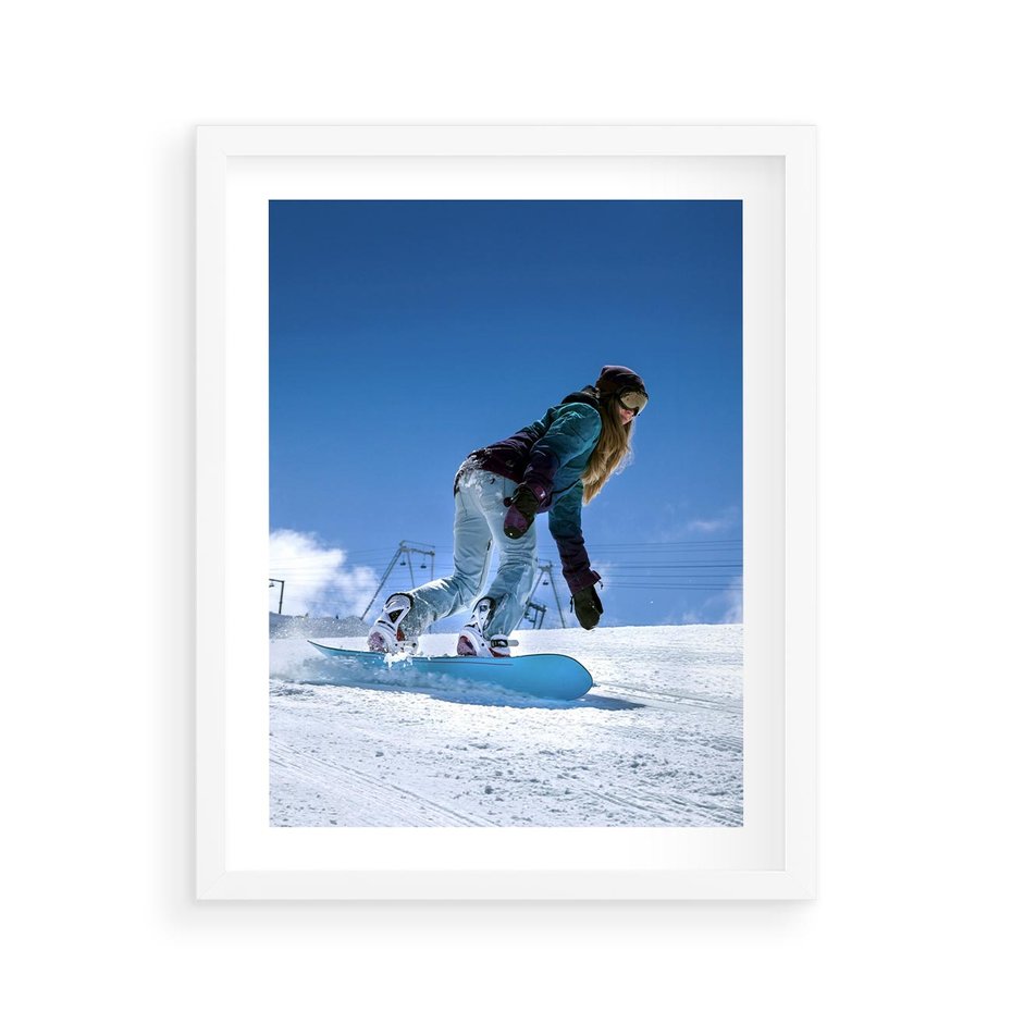Plakat w ramie 40x50 - Snowboard na zimowych zboczach - snowboard, zima - rama biała