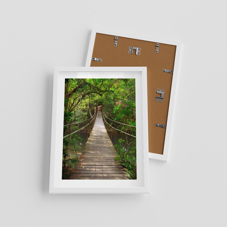 Plakat w ramie 30x40 - Przez Dżunglę - most, linowy - rama biała