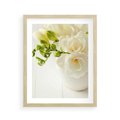 Plakat w ramie 40x50 - Subtelność białych frezji - frezja, białe - rama drewno