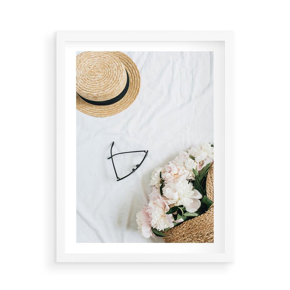 Plakat w ramie 50x70 - Urok Kobiecej Fotografii - kompozycja kobieca, fotografia - rama biała