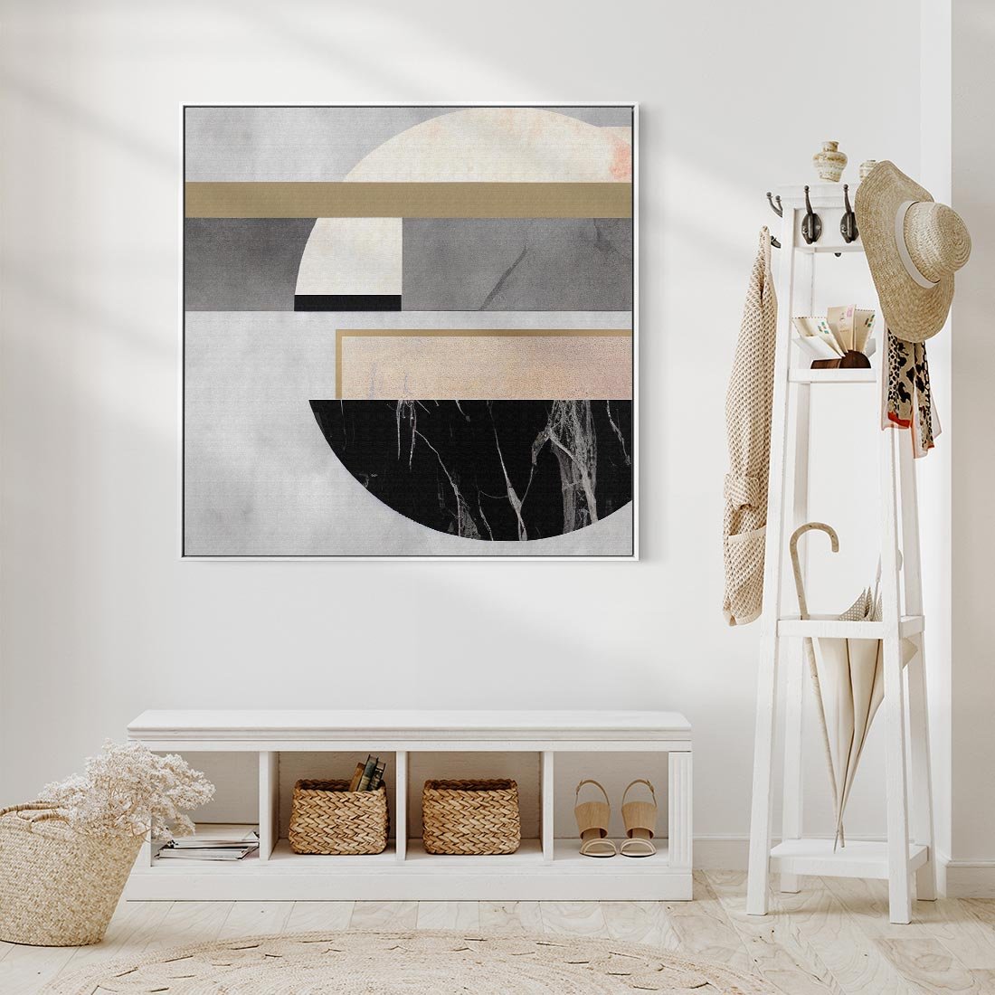 Obraz w ramie 50x50 - Biało-Czarne Formy - nowoczesna geometria, koło - rama biała