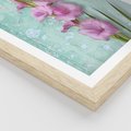 Plakat w ramie 30x40 - Piękno w delikatności - kwiaty, różowe - rama drewno