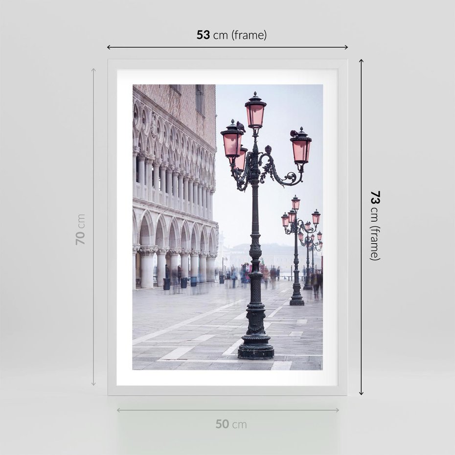 Plakat w ramie 50x70 - Przemijający urok miasta - miasto, uliczka - rama biała