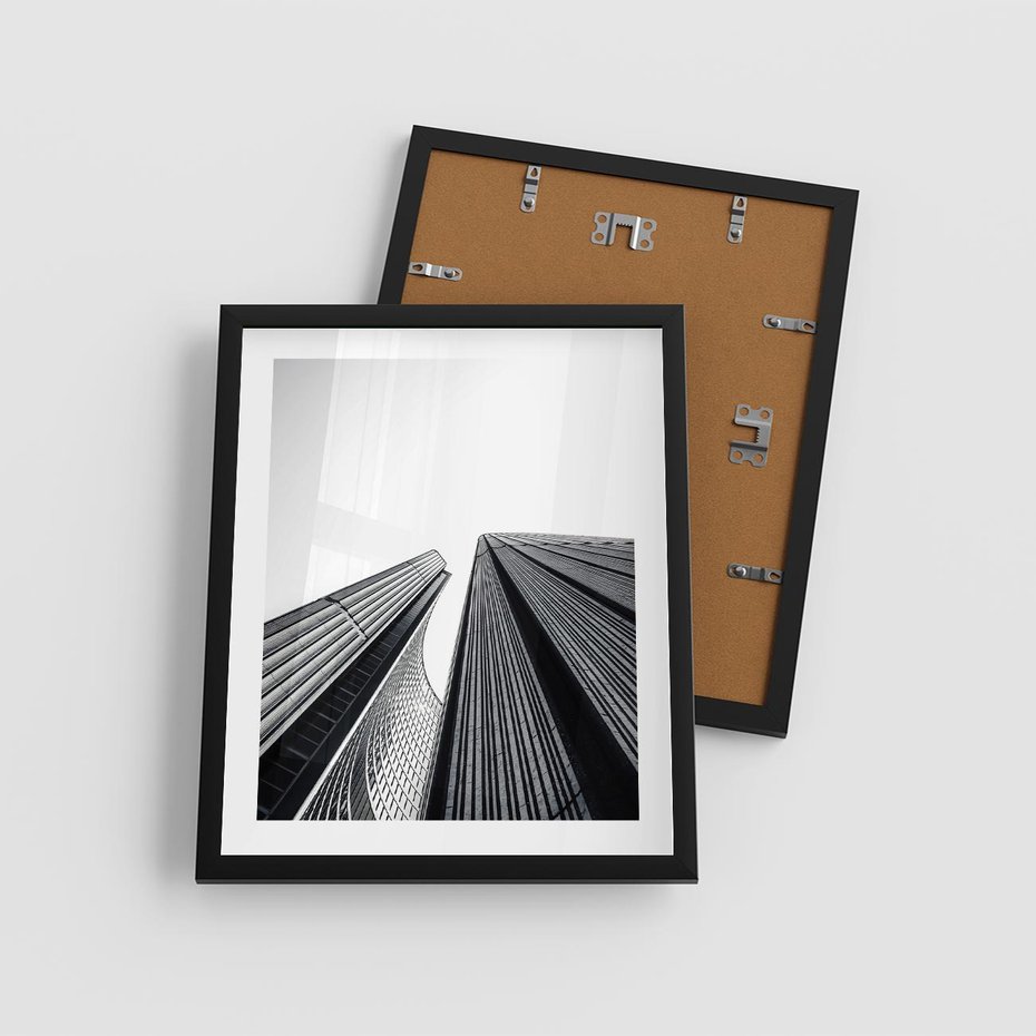 Plakat w ramie 40x50 - Monochromatyczna Wizja - architektura, wysoki wieżowiec - rama czarna