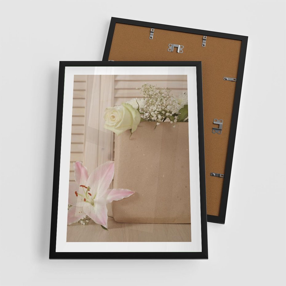 Plakat w ramie 50x70 - Elegancja W Prostocie - kwiaty, mnimalizm - rama czarna