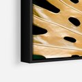 Obraz w ramie 50x70 - Piękno i Styl - złote, liście - rama czarna