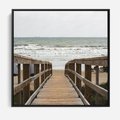 Obraz w ramie 50x50 - Morze i drewniany pomost - morze, pomost - rama czarna
