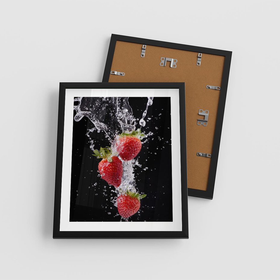 Plakat w ramie 40x50 - Słodki urok truskawek - truskawki, owoce - rama czarna