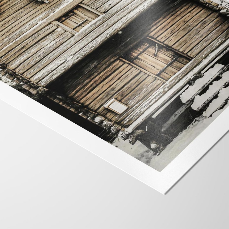 Plakat bez ramy 21x30 - Stary Drewniany Dom w Śniegu - stary drewniany dom, zima