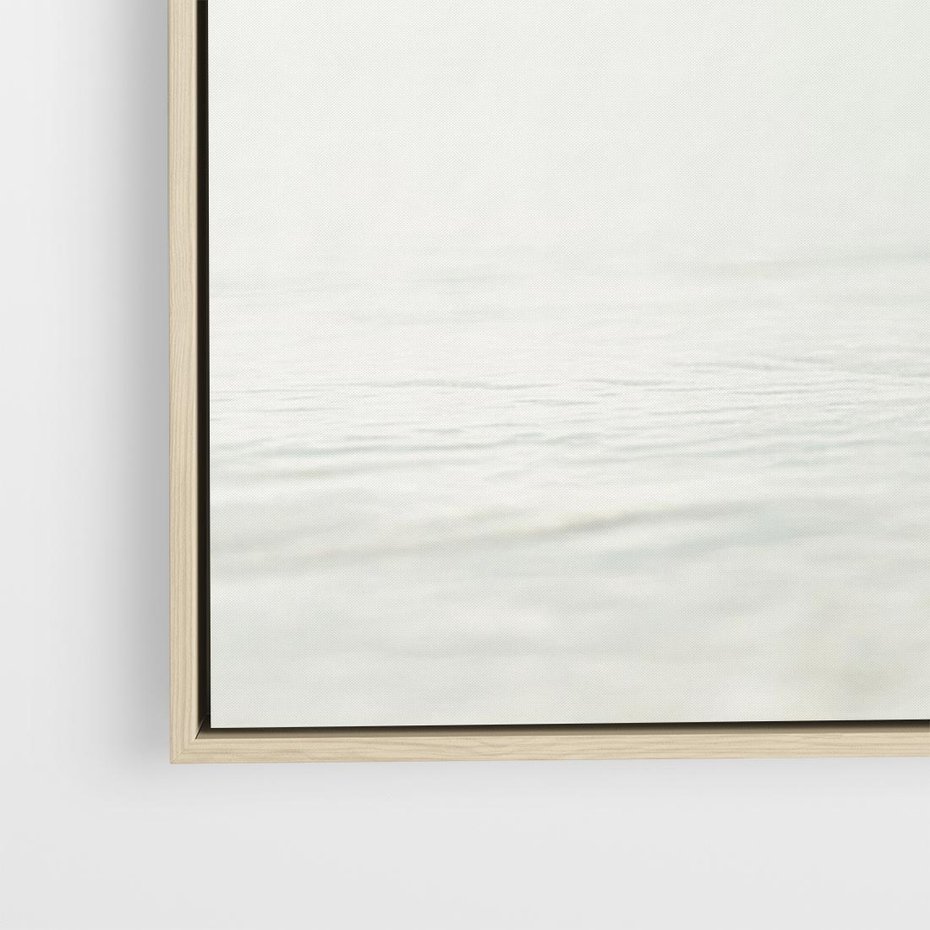 Obraz w ramie 120x80 - Spokój Plaży - fotografia, biała muszla na plaży - rama drewno