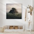Obraz w ramie 50x50 - Zamglona Prostota - artystyczna fotografia, samotne drzewo na zamglonej łące - rama biała