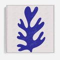 Obraz w ramie 50x50 - Przenikająca Struktura - boho plakat, niebieski liść w intensywnym kolorze - rama biała