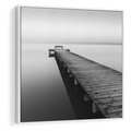Obraz w ramie 80x80 - Mglista Perspektywa - czarno biała fotografia, drewniany pomost na jeziorze - rama biała