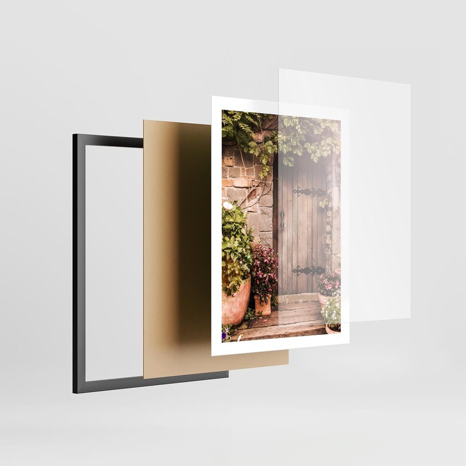 Plakat w ramie 50x70 - Stare drzwi pełne historii - drzwi, stare - rama czarna