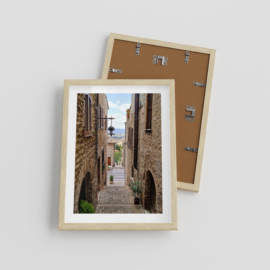 Plakat w ramie 30x40 - Perspektywa malowniczej uliczki - uliczka, perspektywa - rama drewno