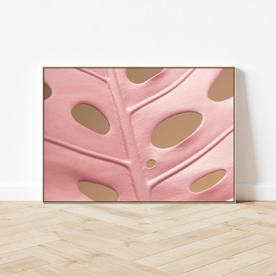 Obraz w ramie 120x80 - Różowa monstera w pełnym rozkwicie - różowa, monstera - rama drewno