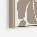 Obraz w ramie 50x50 - Złudne Zmysły - abstrakcyjny kwiat, beże i brązy - rama drewno