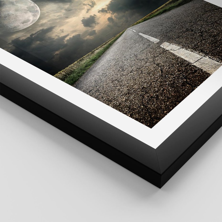Plakat w ramie 30x40 - magia nocnej drogi - droga, księżyc - rama czarna