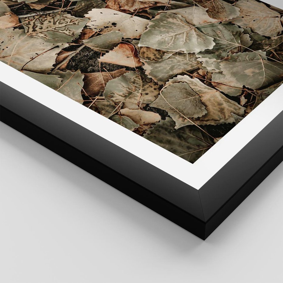 Plakat w ramie 50x70 - Magia Jesiennych Liści - liście, suche liście - rama czarna