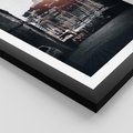 Plakat w ramie 40x50 - Światło Portowe - czarno białe zdjecie, uliczka w nadmorskim mieście - rama czarna