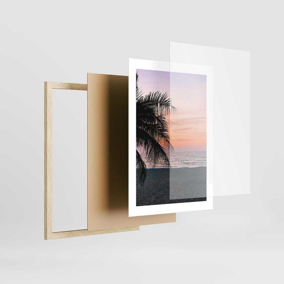 Plakat w ramie 30x40 - Tropikalny Zachód Słońca: Piękno Palmy - palma, nad morzem - rama drewno