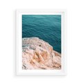 Plakat w ramie 50x70 - Klifowy Horyzont: Brzeg Morza - brzeg morza, klify - rama biała
