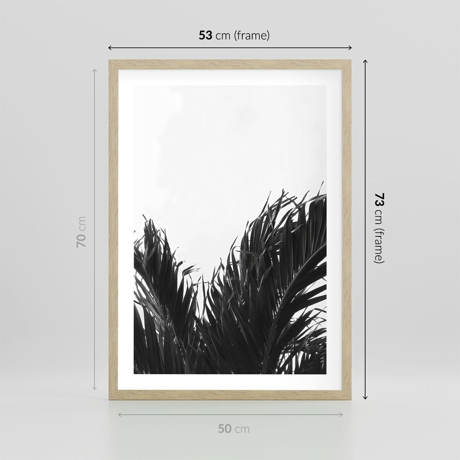 Plakat w ramie 50x70 - Tropikalna Uroda w Czerni i Bieli - fotografia czarno biała, liście palmy - rama drewno