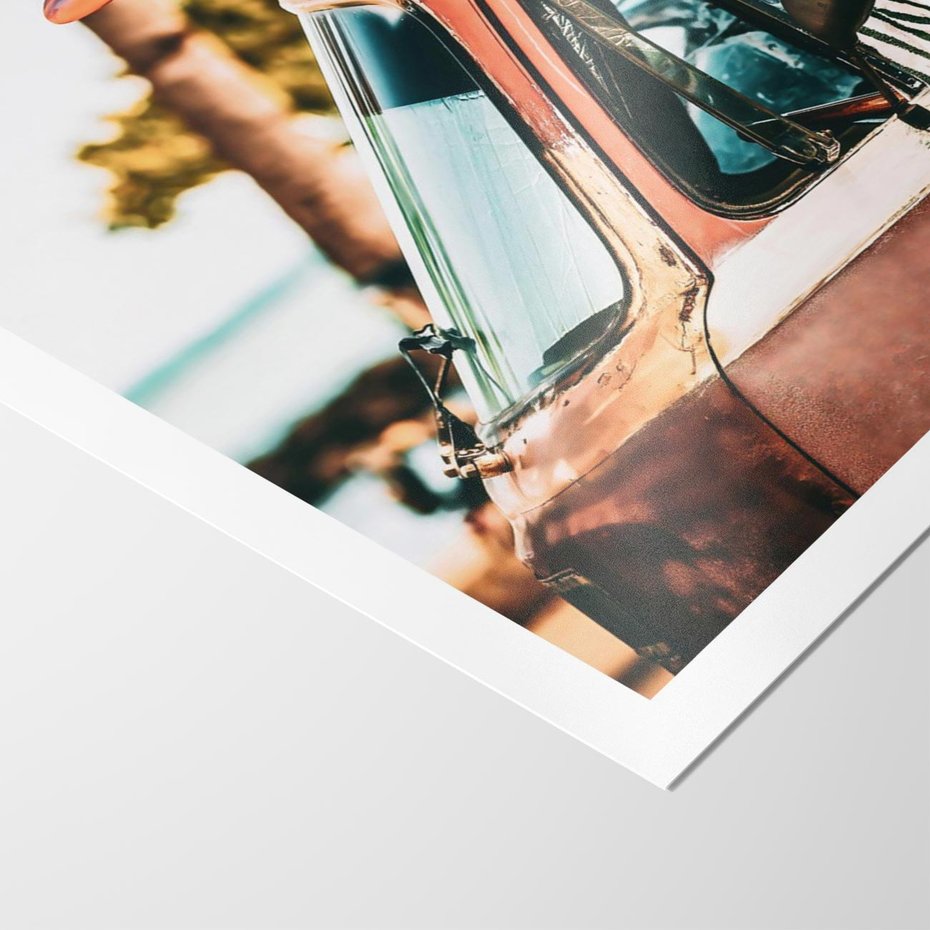 Plakat bez ramy 50x70 - Surfingowa Wolność - samochód, stary van