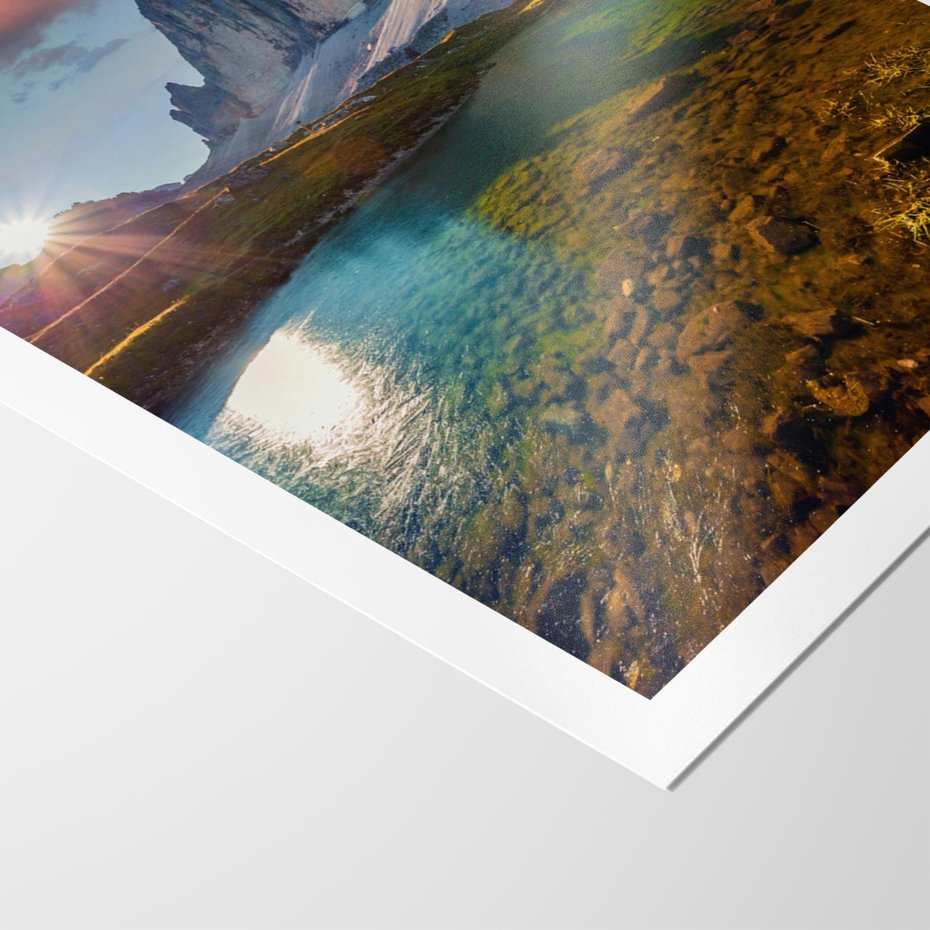 Plakat bez ramy 40x50 - Jezioro wśród majestatycznych gór - jezioro, góry