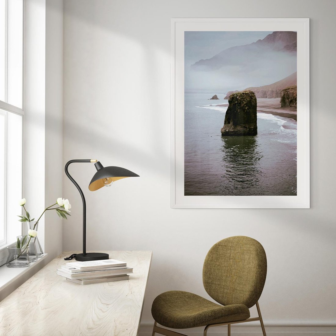 Plakat w ramie 40x50 - Północna Dzikość: Skaliste Klify nad Morzem - skały, klify - rama biała