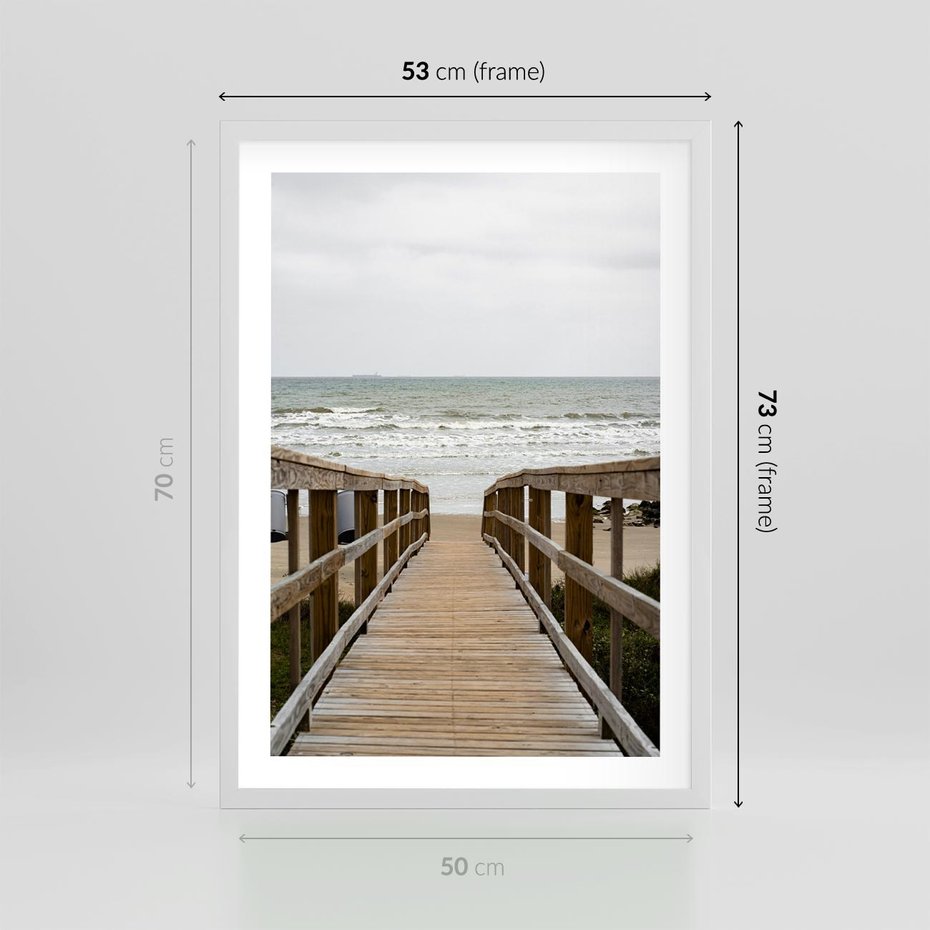 Plakat w ramie 50x70 - Morze i drewniany pomost - morze, pomost - rama biała