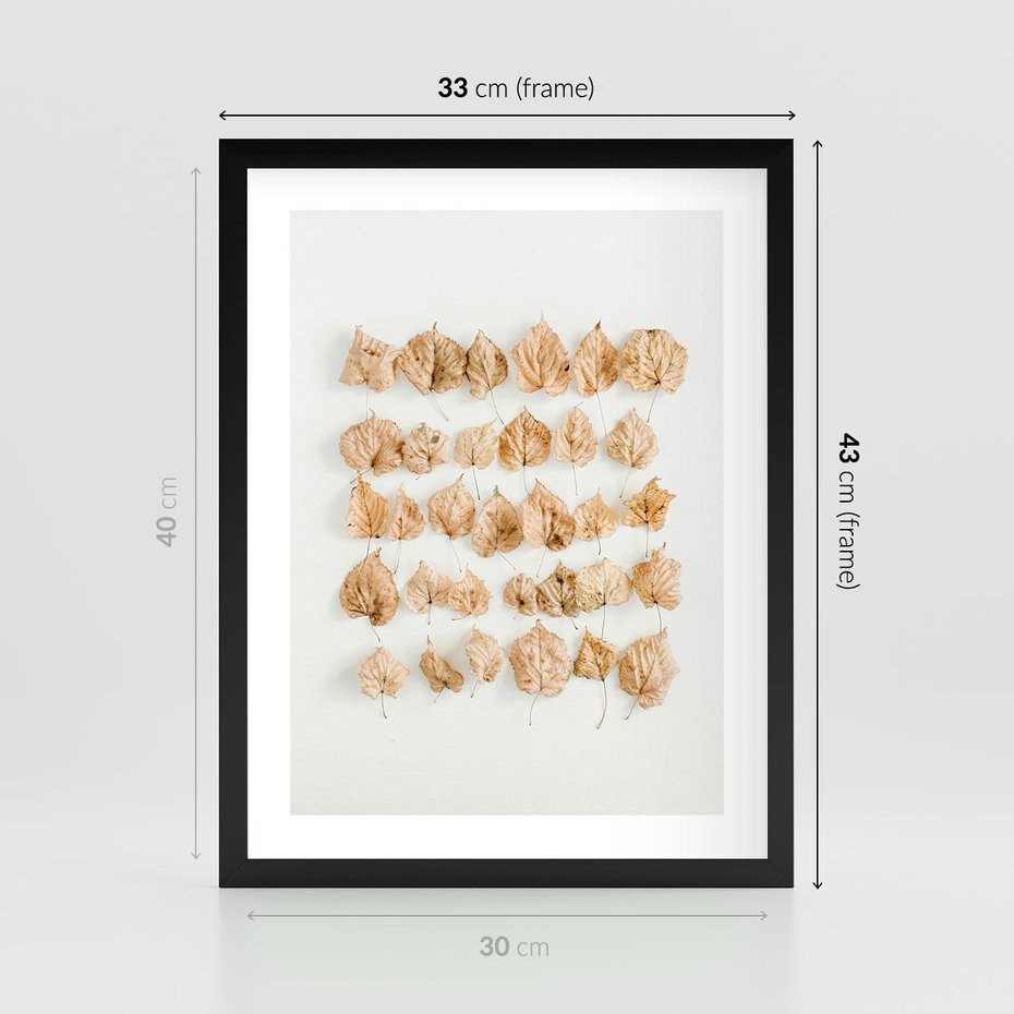 Plakat w ramie 30x40 - Liście Złotego Sezonu - kompozycja z suchych żółtych liści - rama czarna